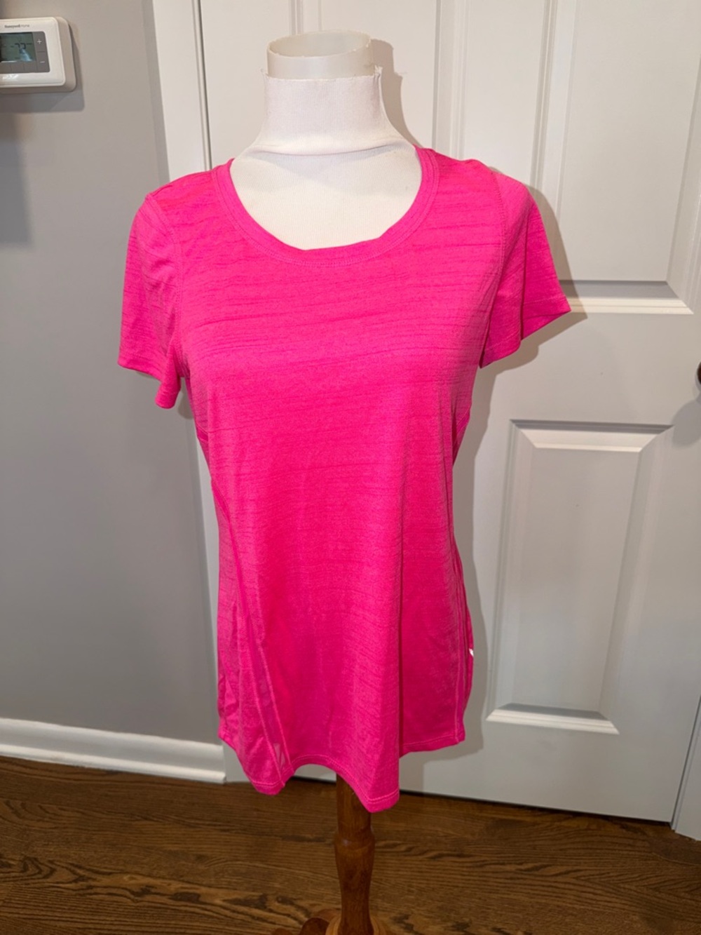 Danskin Now Neon Pink Short Sleeve Scoop Neck Tee